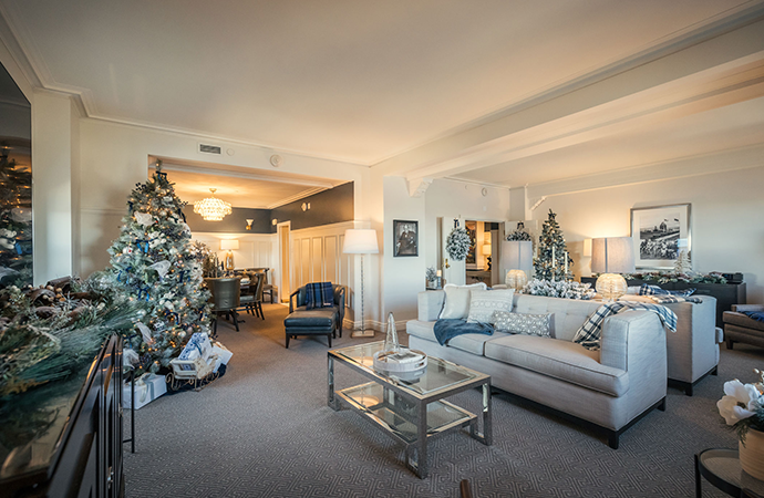 The Churchill Suite in Fairmont Le Château Frontenac decorated for Christmas