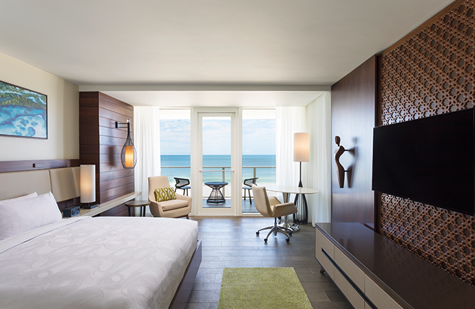 An adults-only room in Paradise by Sirene